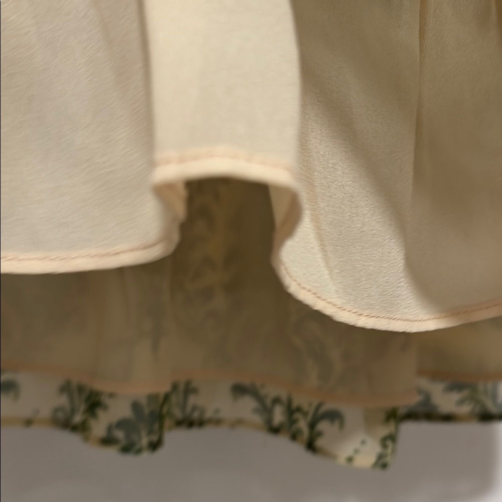 Green and Cream Ruffle Top - Picture 4 of 5